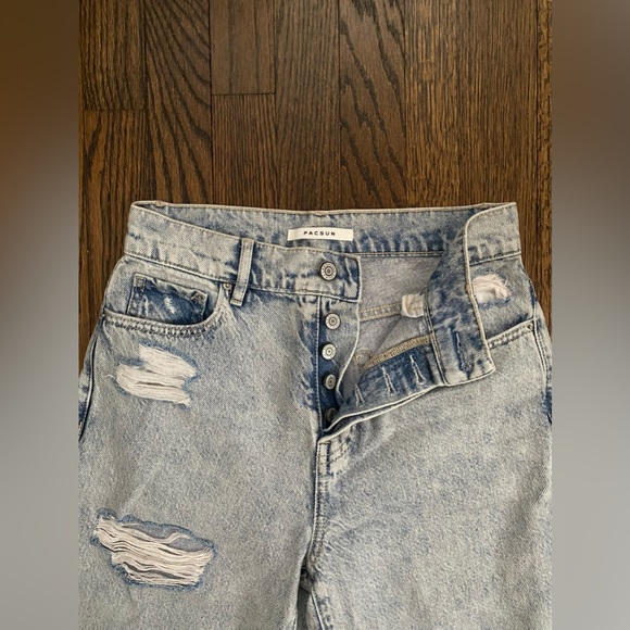 PacSun Light Wash Ripped Jeans Size 25 - Picture 3 of 4